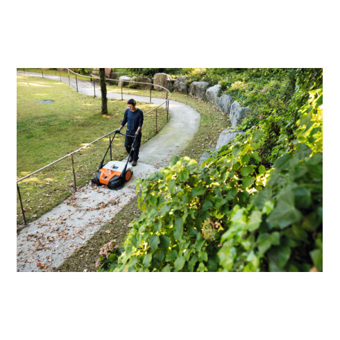 STIHL Akku-Kehrgerät KGA 770, ohne Akku und Ladegerät