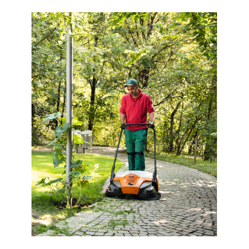 STIHL Akku-Kehrgerät KGA 770, ohne Akku und Ladegerät