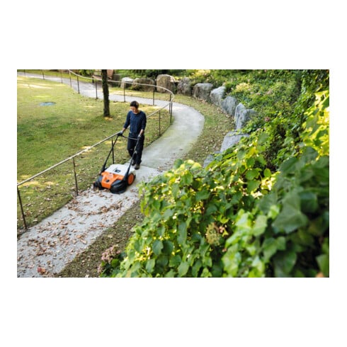 STIHL Akku-Kehrgerät KGA 770, ohne Akku und Ladegerät