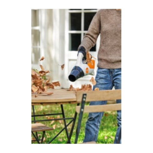 Stihl Akku-Laubbläser BGA 30, mit 2x Akku AS 2 und Ladegerät AL 1