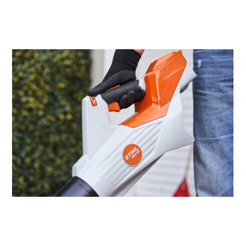 STIHL Akku-Laubbläser BGA 60, mit Akku AK 30 und Ladegerät AL 101