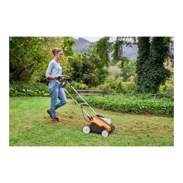 Stihl Akku-Vertikutierer RLA 240