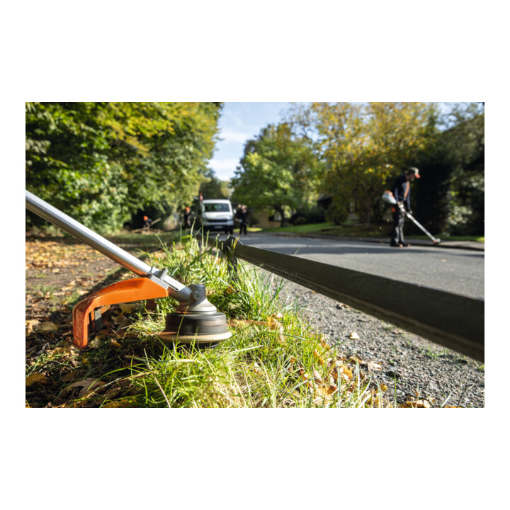 Stihl Débroussailleuse FSA 135 R, sans batterie ni chargeur