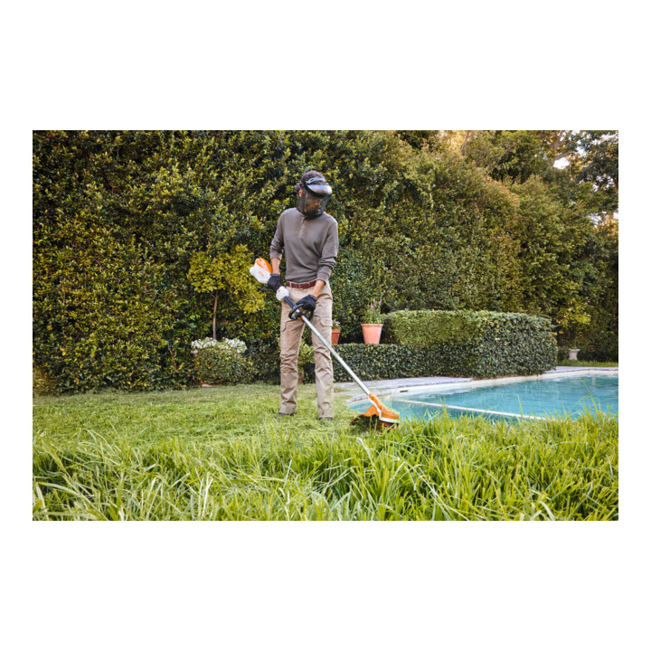 Stihl Débroussailleuse sans fil FSA 110 R, sans batterie ni chargeur