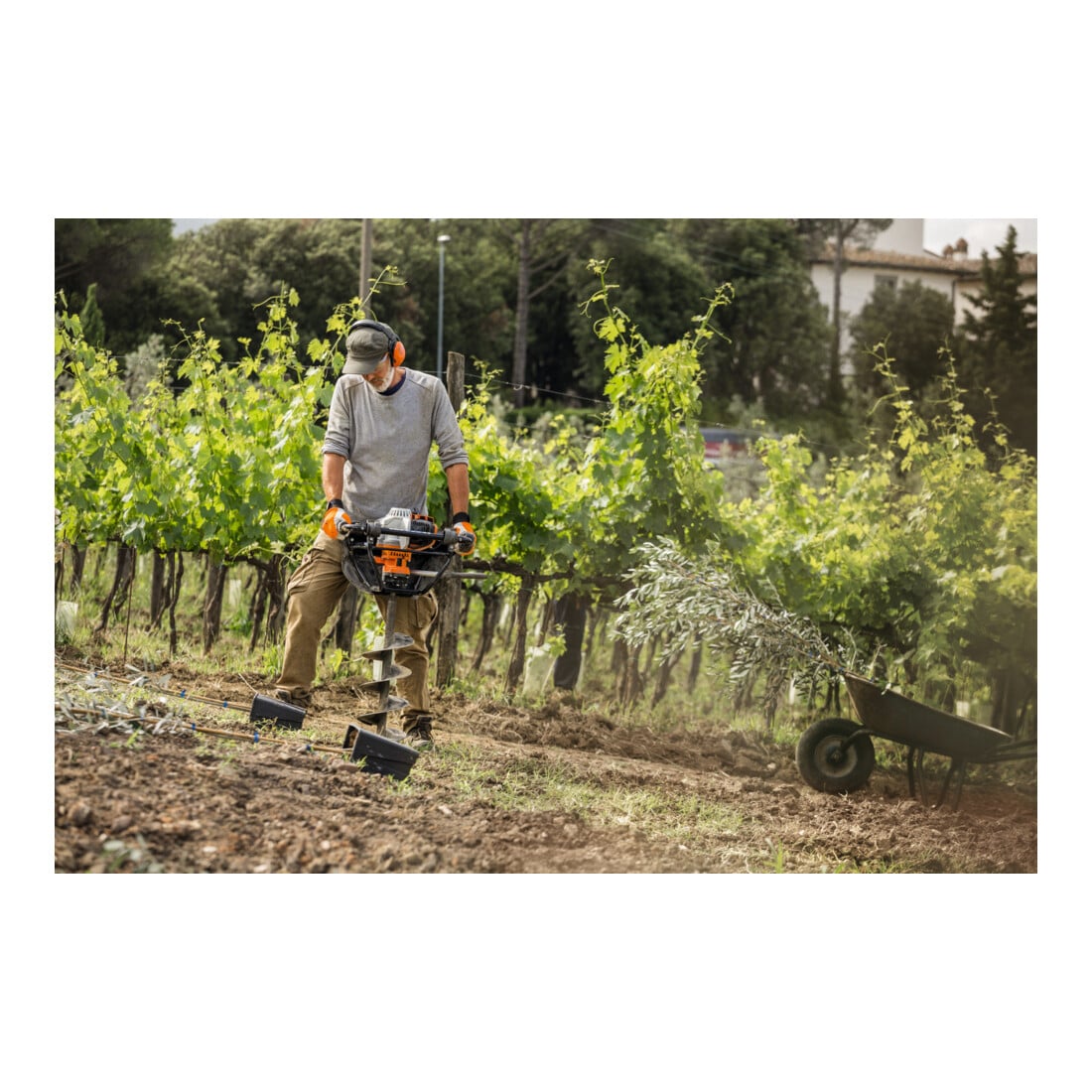 STIHL Perceuse à tarière thermique BT 131