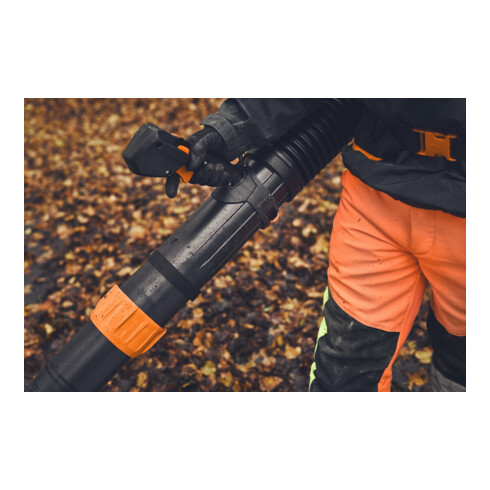 Stihl Souffleur de feuilles sans fil BRA 600 B porté sur le dos