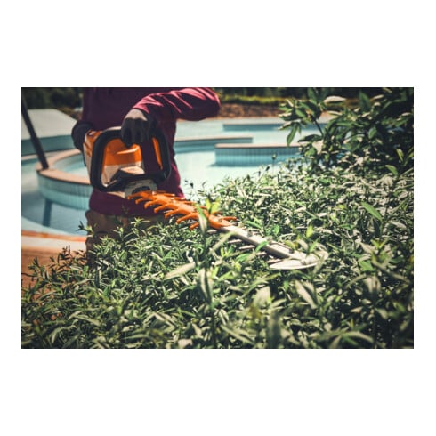 Stihl Taille-haies sans fil HSA 140 T, longueur de coupe 60 cm, sans batterie ni chargeur