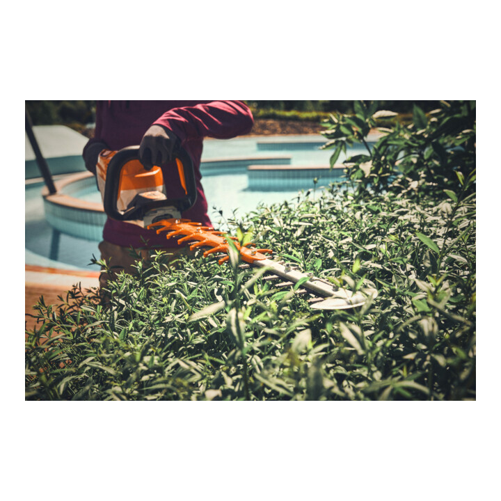 Stihl Taille-haies sans fil HSA 140 T, longueur de coupe 75 cm, sans batterie ni chargeur