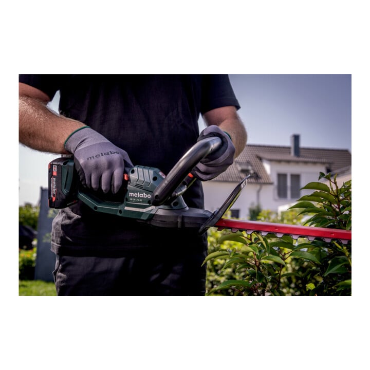 Taille-haie sans fil Metabo HS 18 LTX 55 (601718500); carton; 18V 2x2Ah Li-Power + SC 30