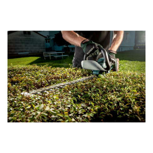 Taille-haie sans fil TV00 Metabo AHS 18-65 V * 