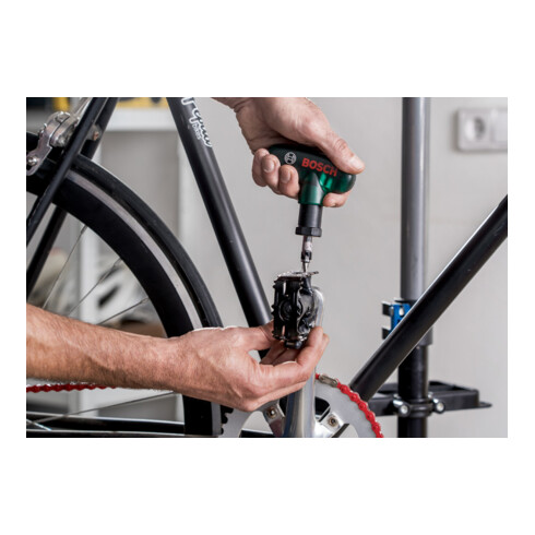 Tournevis à cliquet compact avec 9 embouts de vissage