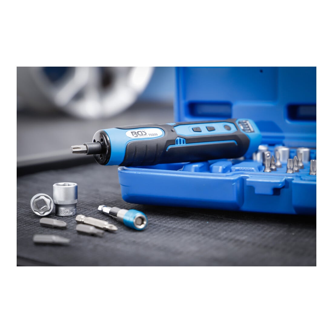 Tournevis sur batterie BGS avec jeu d’embouts et de douilles, 41 pièces
