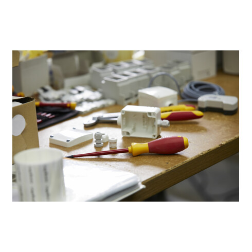 Tournevis VDE Plus/Minus SL/PZD SW 2x100mm total -L.218mm poignée multi-compos.
