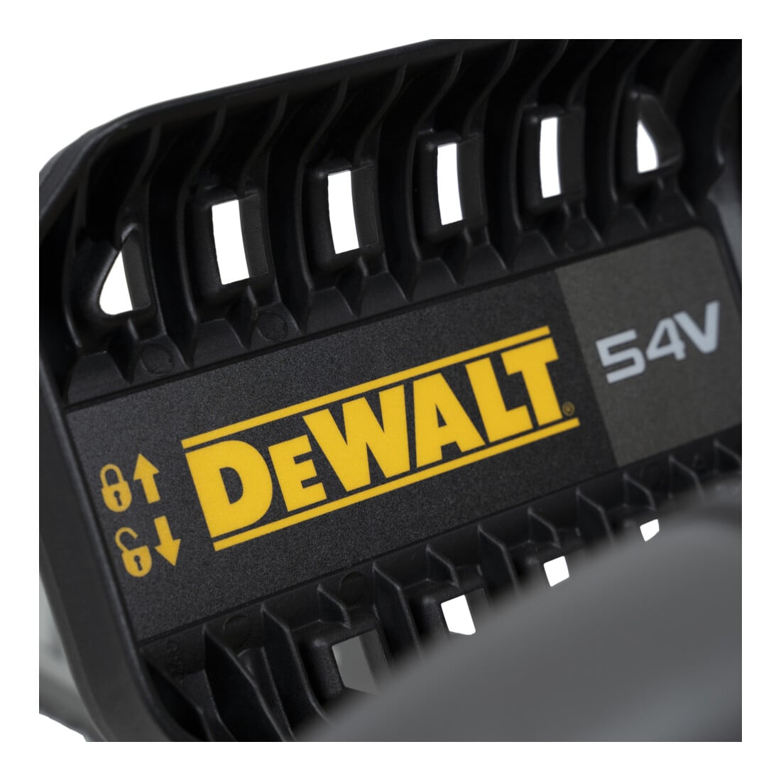 Tronçonneuse à chaîne sans fil DEWALT 54 Volts, guide-chaîne 50cm (sans brosse) - Version de base DCMCS575N-XJ
