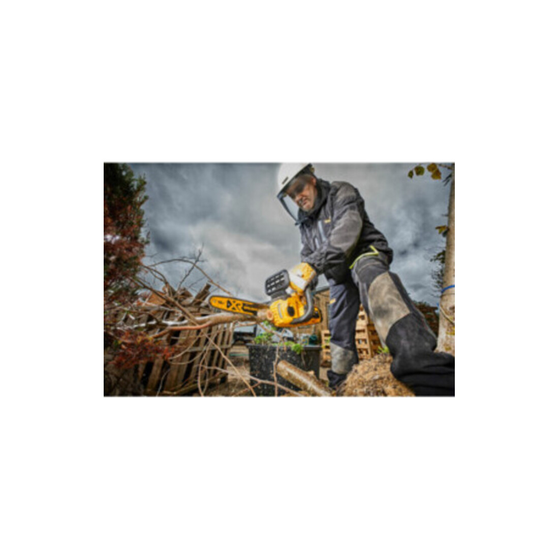 Tronçonneuse sans fil 18 volts DEWALT 30cm Version de base DCM565N-XJ