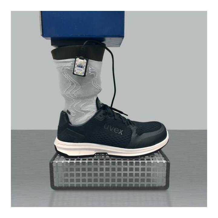 uvex Sicherheitshalbschuhe S1 SRC uvex 1 sport aus Textil, uvex xenova® Kunststoffkappe, Weite 11, Größe 36
