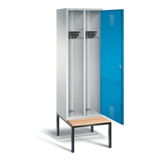 C+P Armoire à casiers Evolo noir et blanc, H2090×I610×P500 mm, façade bleu clair, corps gris clair, châssis gris noir (48250-20)