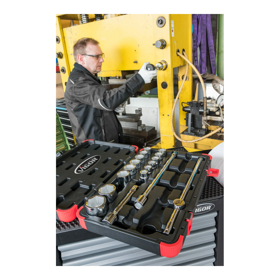 VIGOR Jeu de clés à douille 3/4" V2318N, carré creux 20 mm, 21 outils
