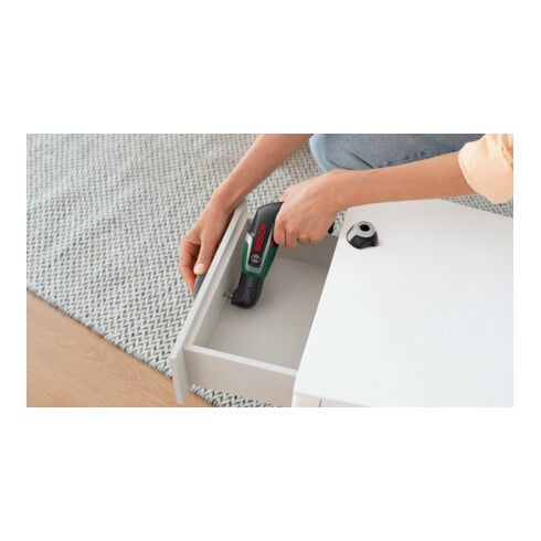 Visseuse sans fil IXO 7 Bosch avec 10 embouts. Embouts et boîte de rangement