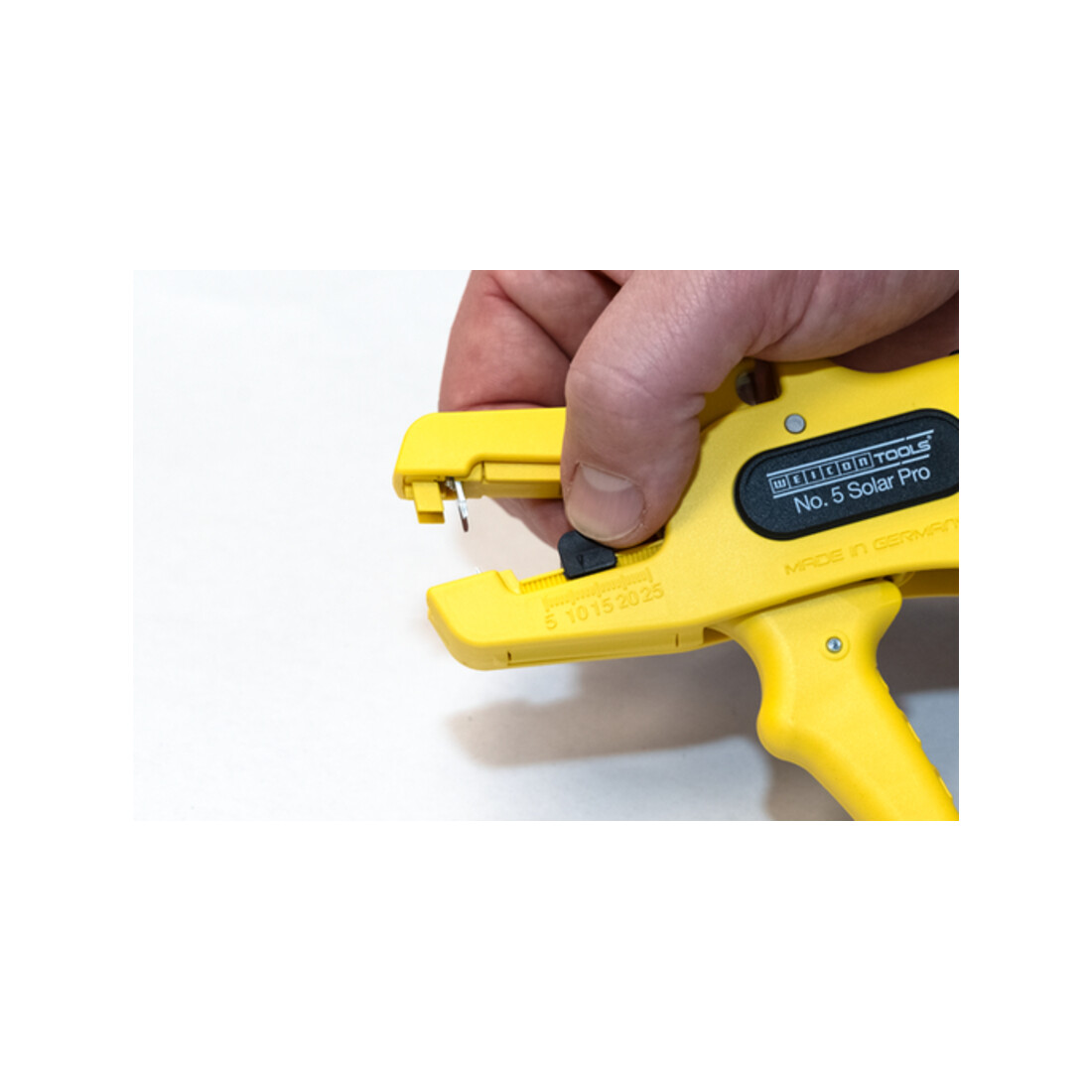 WEICON Abisolierzange No. 5 Solar Pro , zum Entmanteln und Abisolieren gängiger Photovoltaik-Kabel mit einem Querschnitt von 1,5 - 10 mm²