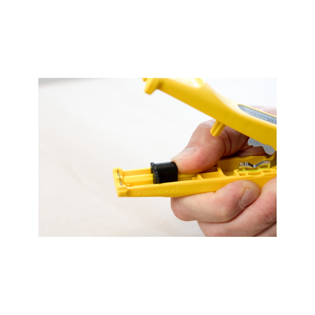 WEICON Mini-Solar 1,5/2,5 mm², zum Entmanteln und Abisolieren gängiger Photovoltaik-Kabel mit einem Querschnitt von 1,5& 2,5 mm²