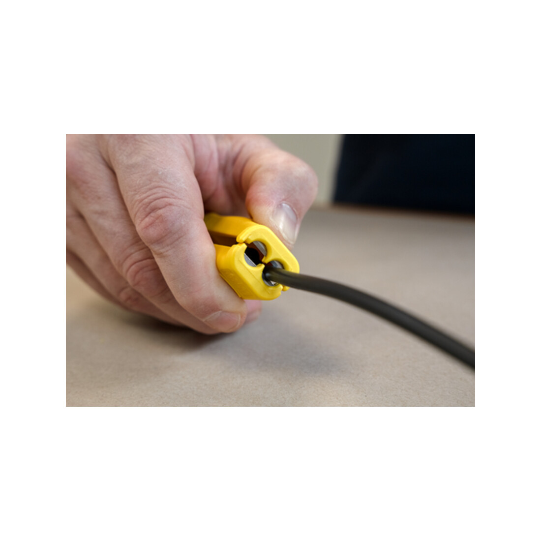 WEICON Mini-Solar 10/16 mm², zum Entmanteln und Abisolieren gängiger Photovoltaik-Kabel mit einem Querschnitt von 10& 16 mm²