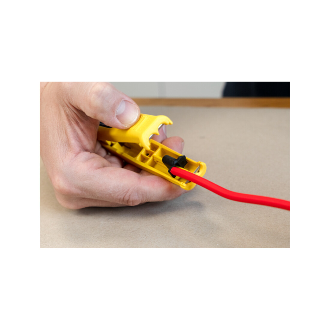 WEICON Mini-Solar 10/16 mm², zum Entmanteln und Abisolieren gängiger Photovoltaik-Kabel mit einem Querschnitt von 10& 16 mm²