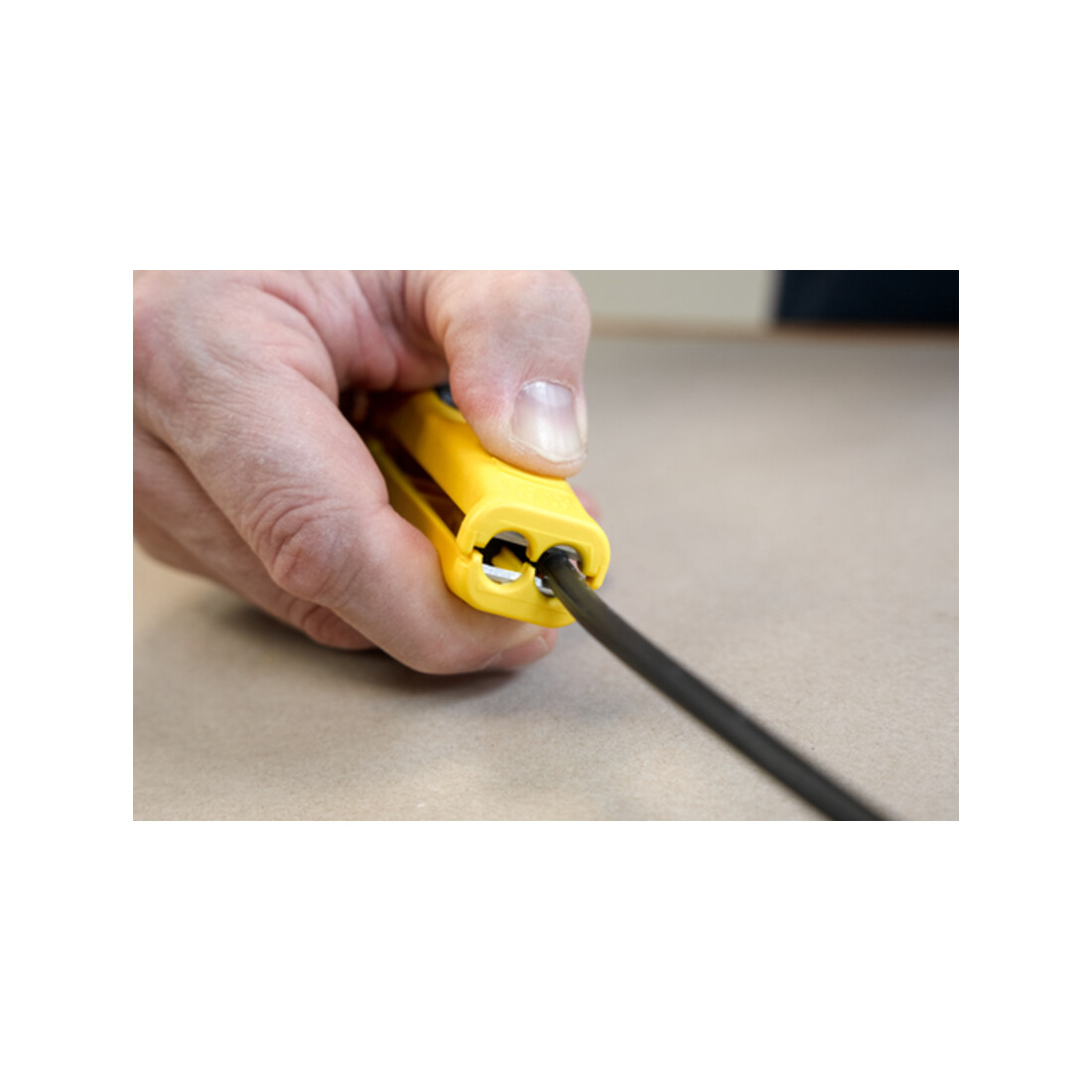WEICON Mini-Solar 10/16 mm², zum Entmanteln und Abisolieren gängiger Photovoltaik-Kabel mit einem Querschnitt von 10& 16 mm²