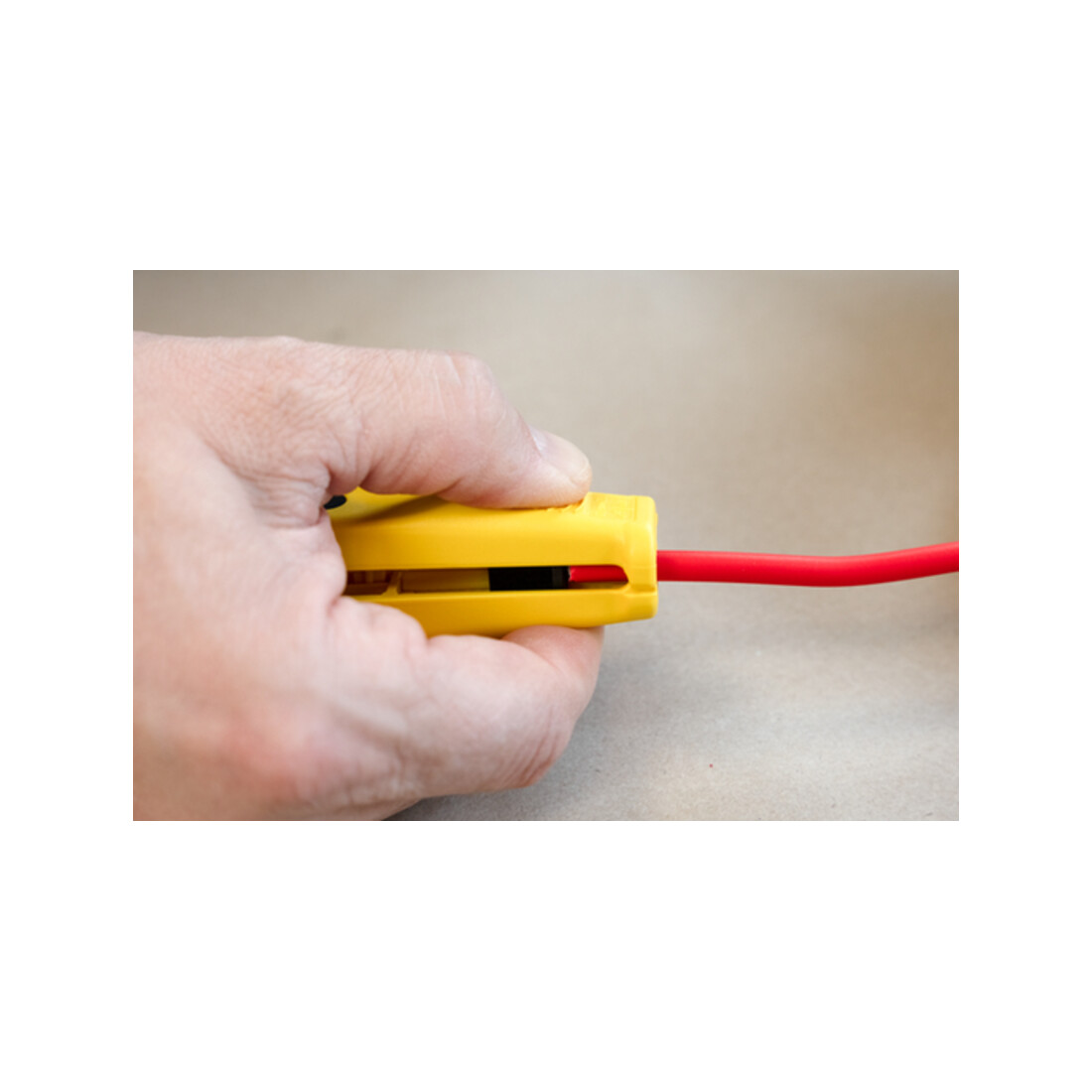 WEICON Mini-Solar 4/6 mm², zum Entmanteln und Abisolieren gängiger Photovoltaik-Kabel mit einem Querschnitt von 4& 6 mm²