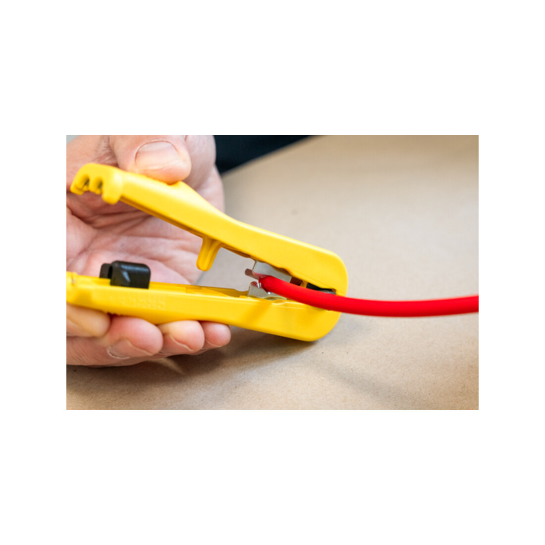 WEICON Mini-Solar 4/6 mm², zum Entmanteln und Abisolieren gängiger Photovoltaik-Kabel mit einem Querschnitt von 4& 6 mm²