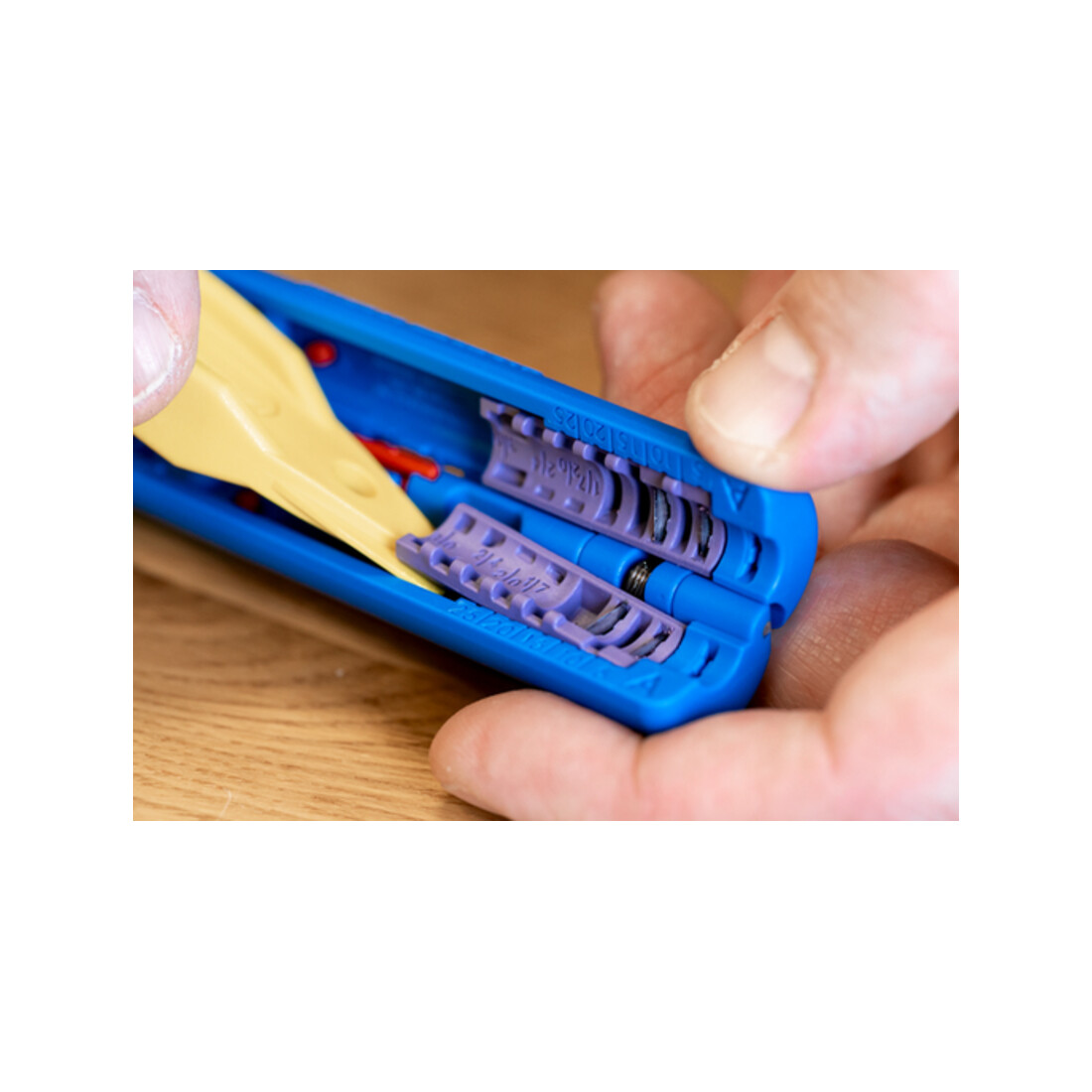 WEICON Profibus Stripper No. 2, Abisolierwerkzeug für z. B. geschirmte Profibus-Datenkabel