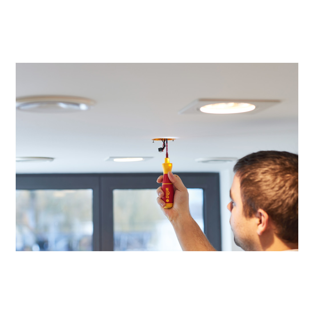 Wiha e-schroevendraaier startset speedE® I electric 4 delig met slimBit, batterij en USB-oplader
