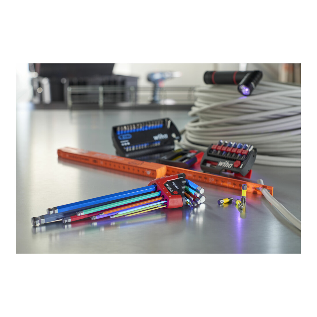 Wiha Stiftschlüssel Set 9-tlg. im ErgoStar Halter I Sechskant-Kugelkopf MagicRing® I 1,5 mm - 10 mm I farbig leuchtend I Winkelschlüsselsatz (43850)