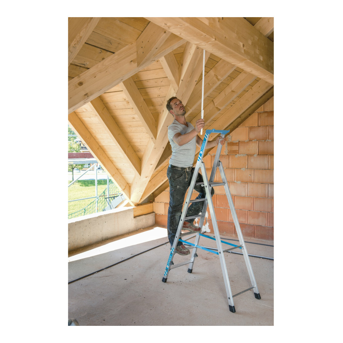 ZARGES Nova S - Stufen-Stehleiter 4 Stufen